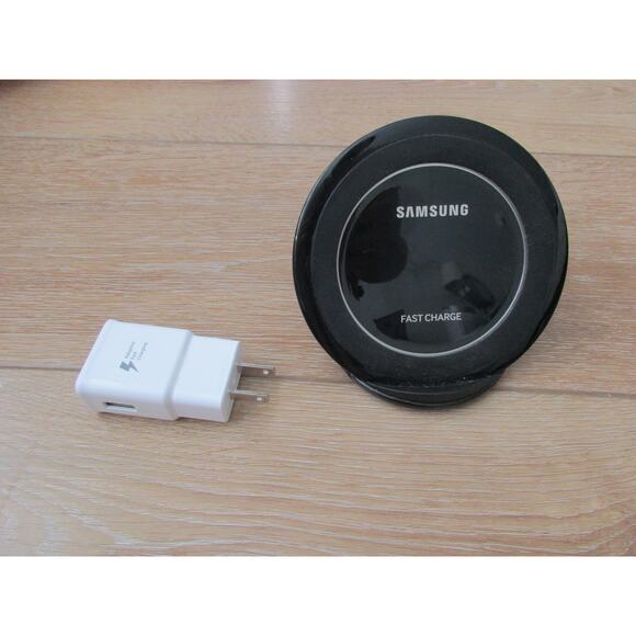 Samsung Fast Wireless Charging Stand Wireless Charger EP-NG930 - Picture 1 of 6